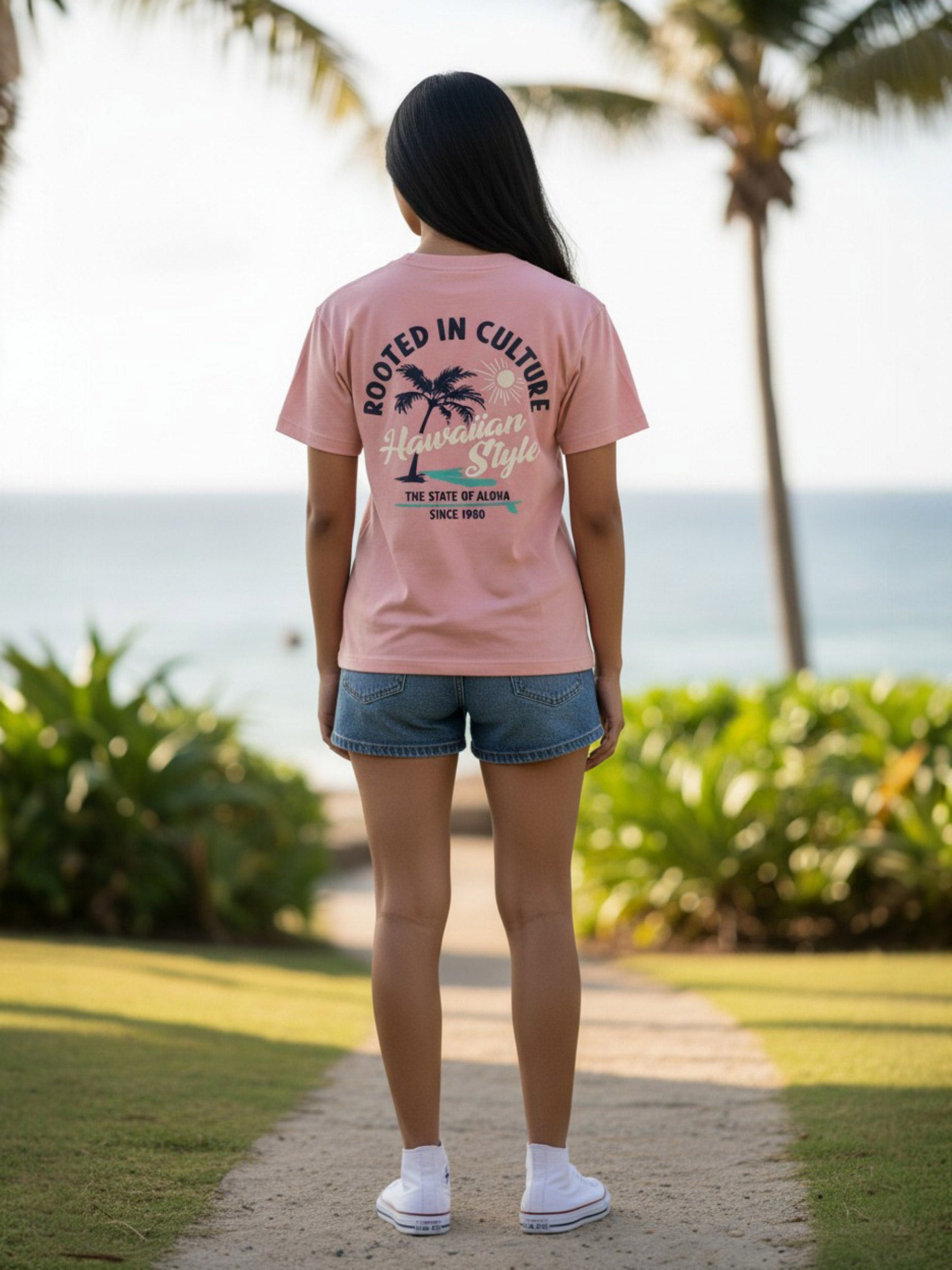 アーチロゴ刺繍Tシャツ – ローカルモーション公式オンラインストア