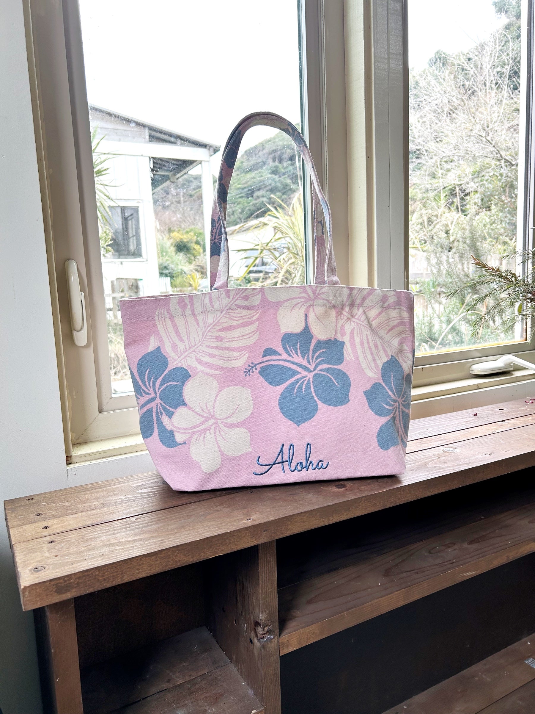 刺繍ALOHA トート - PNK – ローカルモーション公式オンラインストア