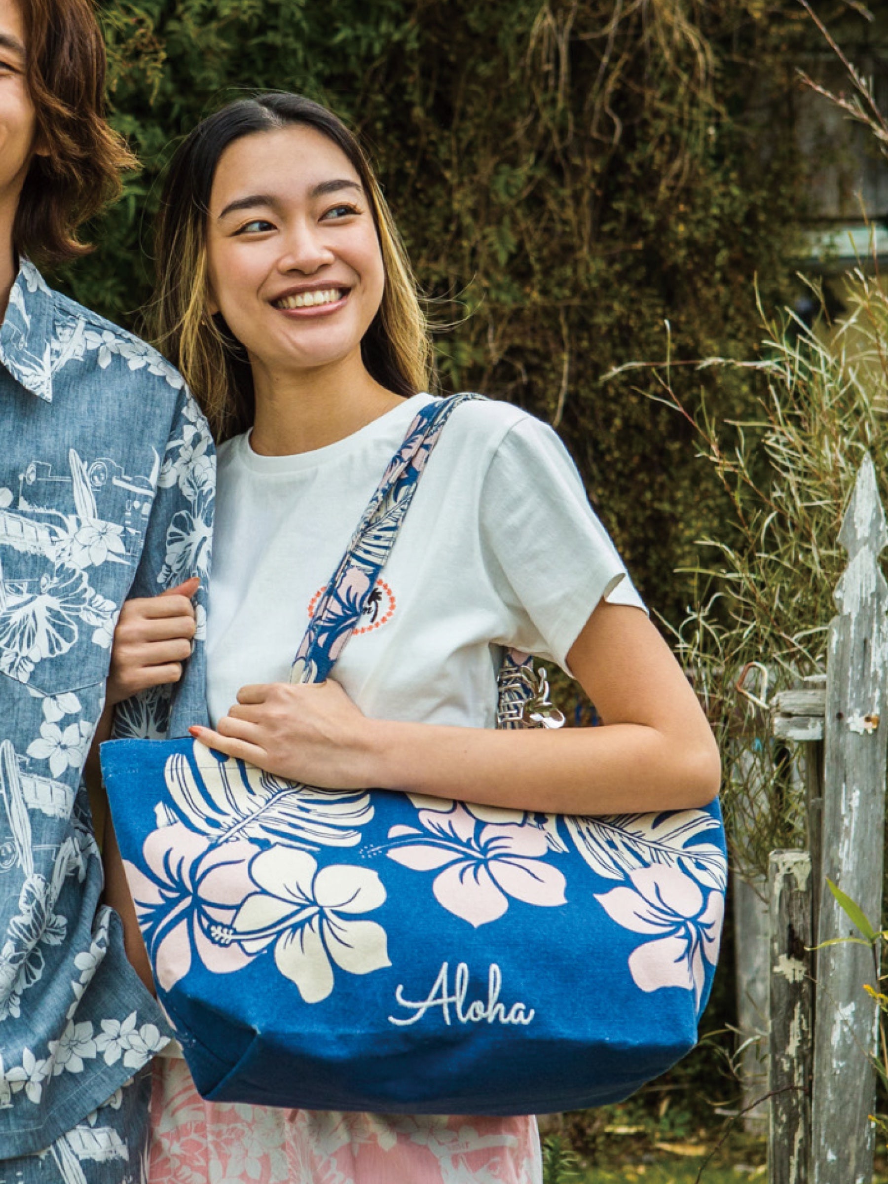 こだわり製作！テーブル・マリンブルー・ハワイアン・ロハス 刺繍ALOHA トート - NVY – ローカルモーション公式オンラインストア
