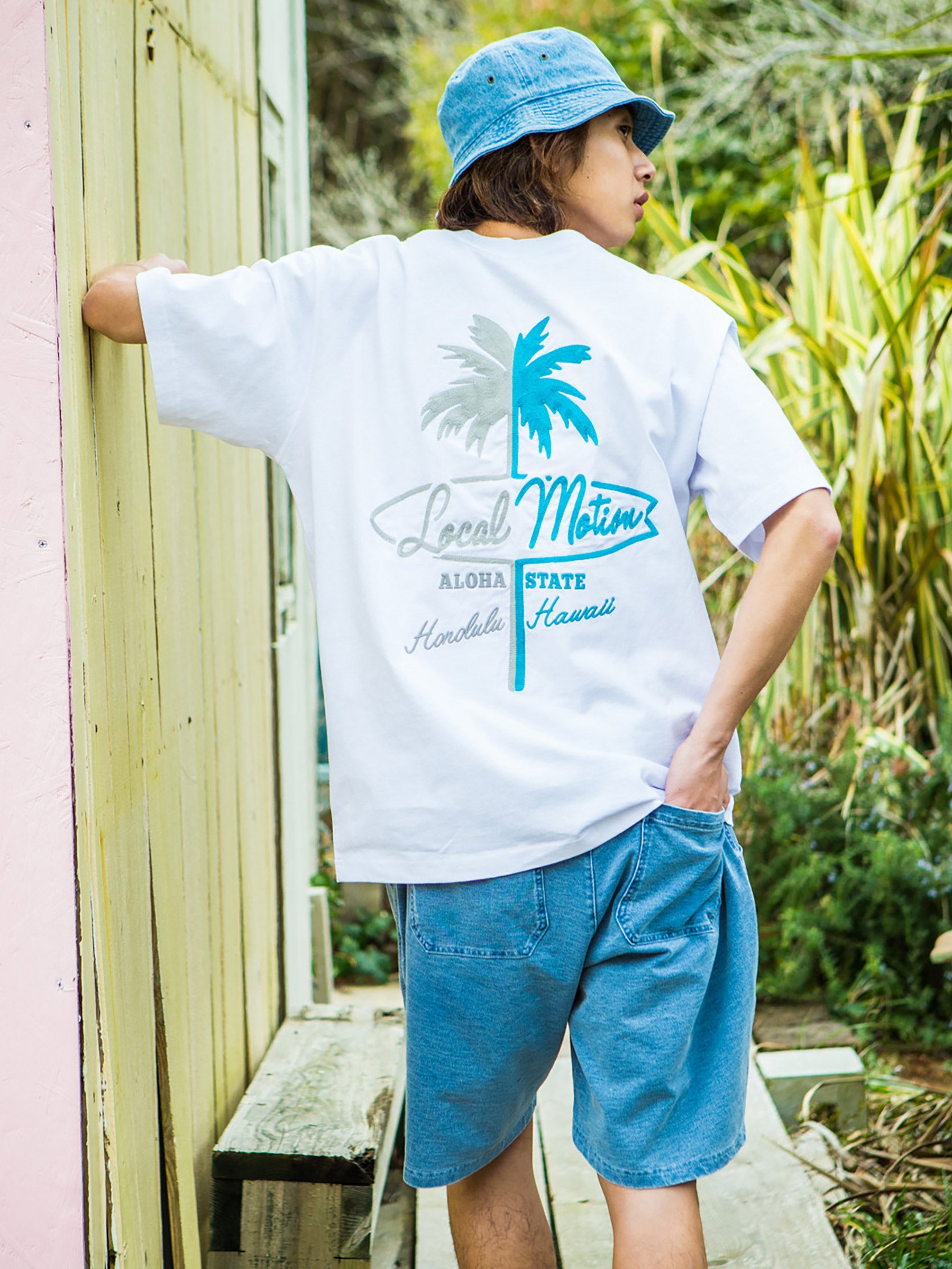パームツリー柄チェーン刺繍Tシャツ – ローカルモーション公式