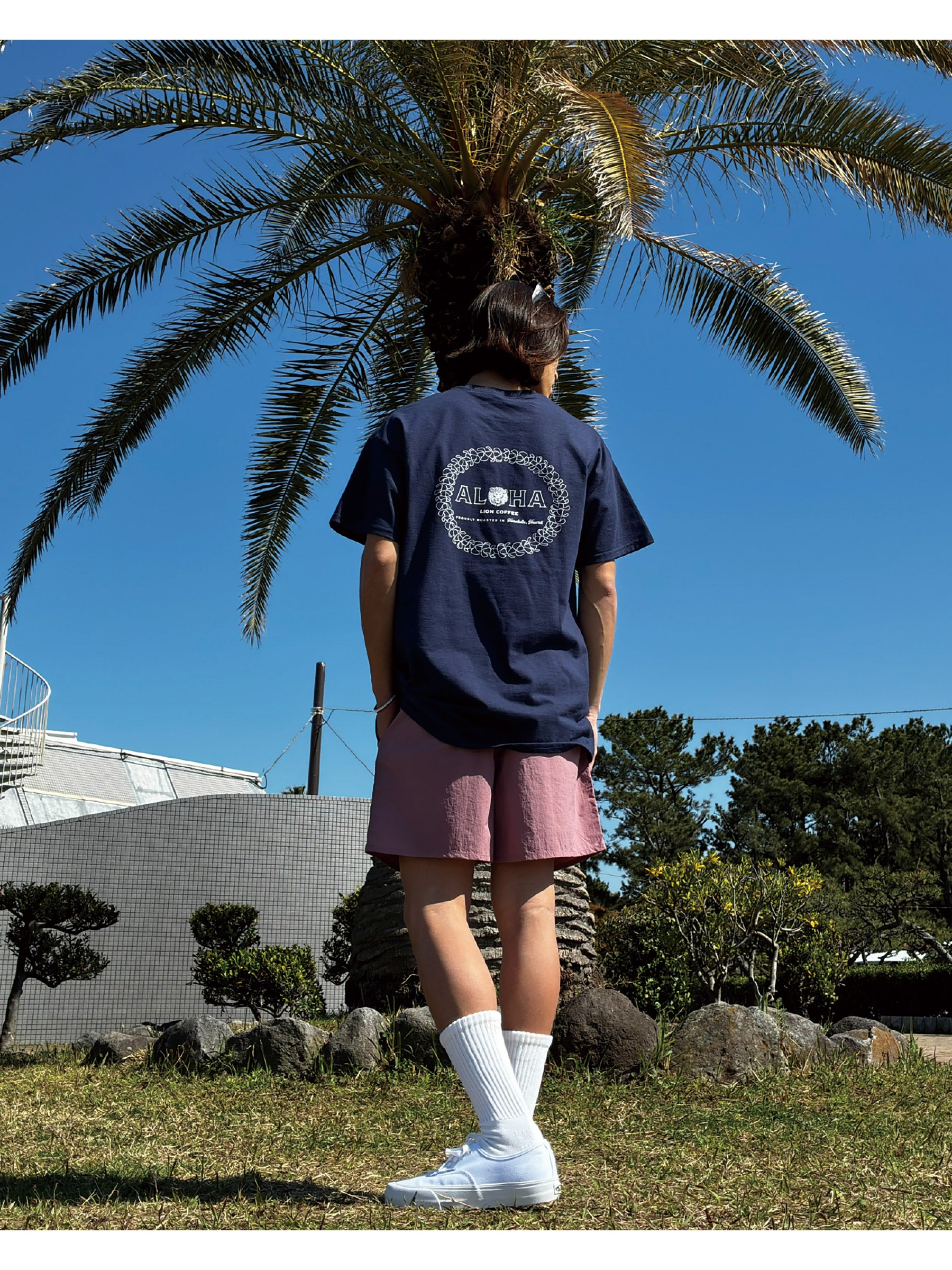 ライオンコーヒー別注Tシャツ ピカケ レイ - NVY – ローカルモーション