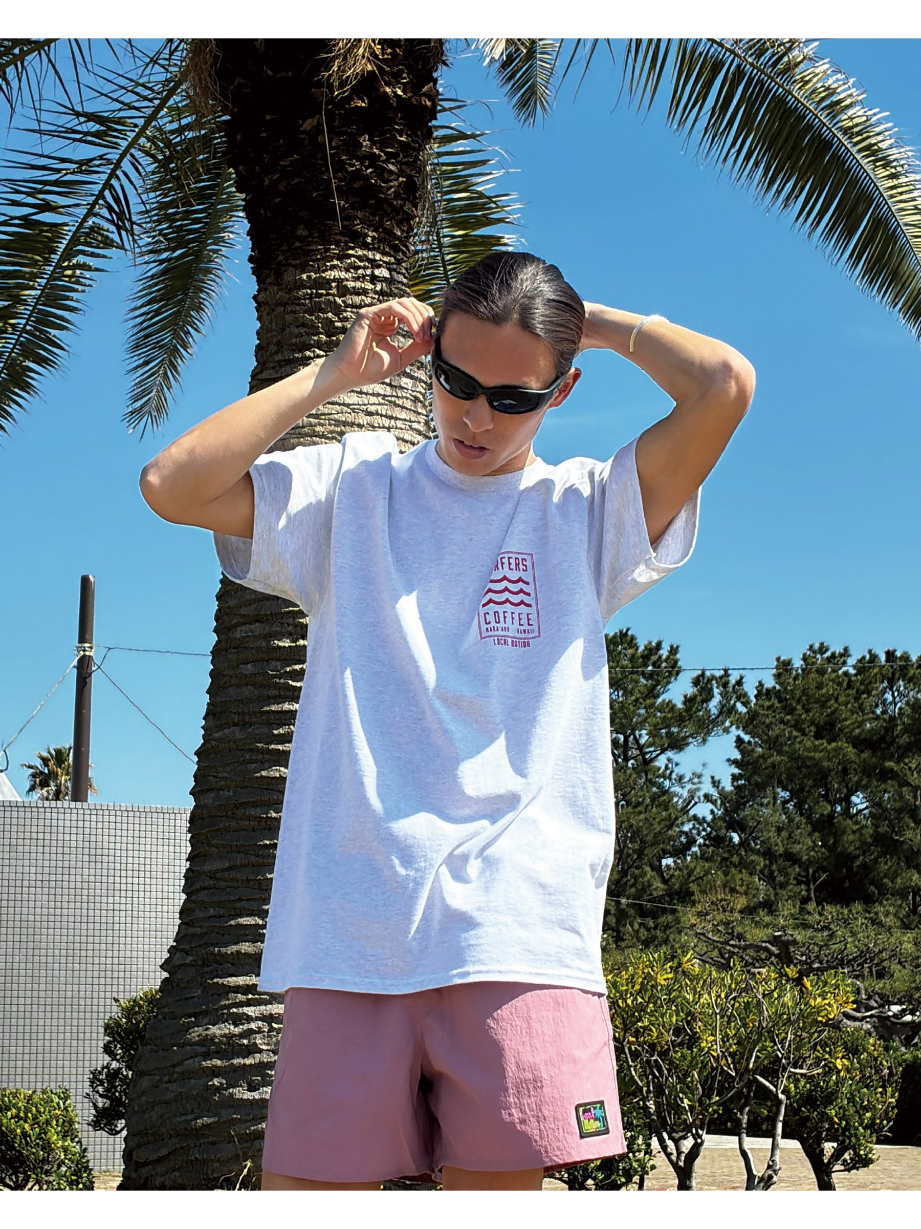 SURFERS COFFEExLOCALMOTION Tシャツ カカアコ - ASH – ローカル