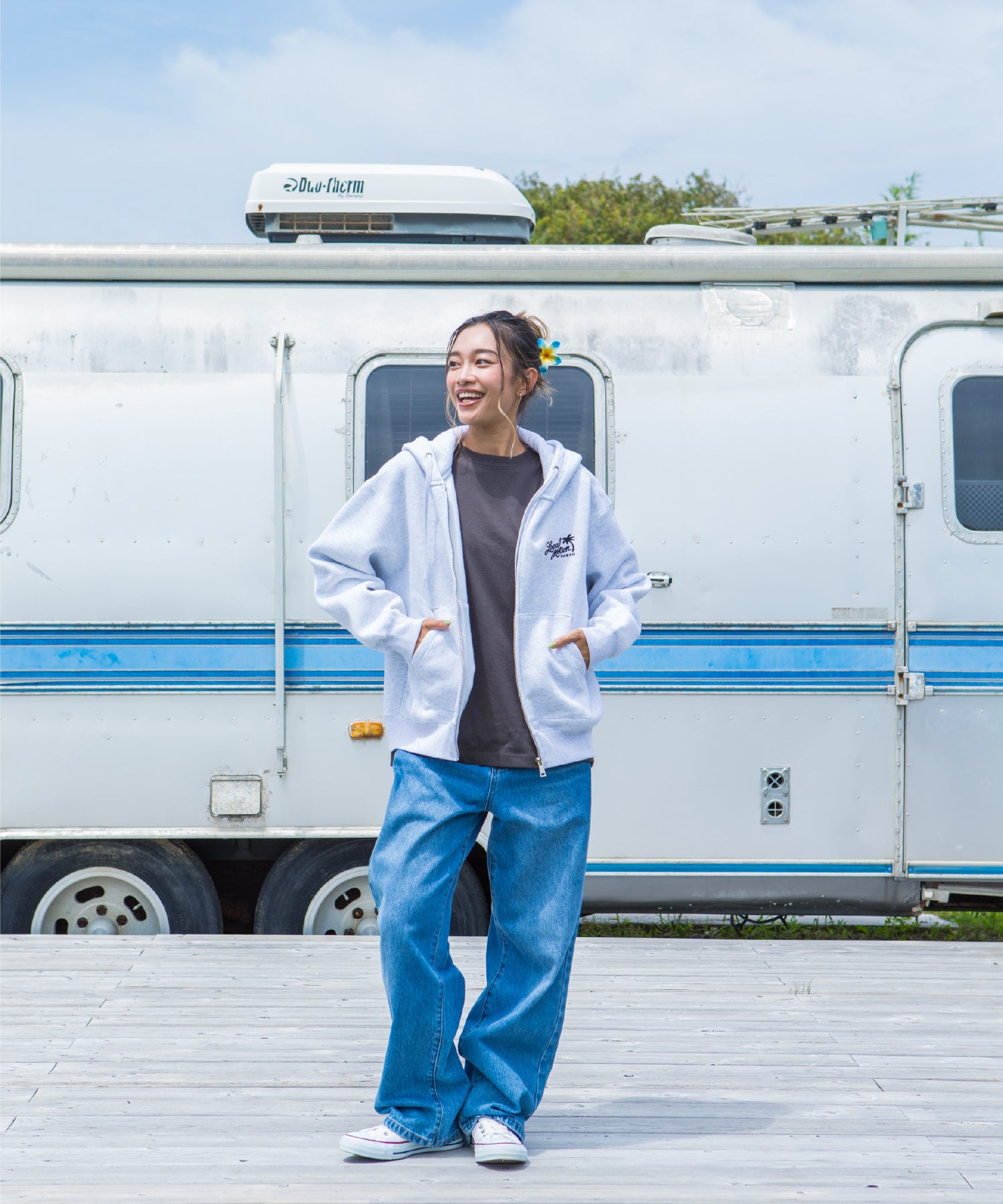 ミッキージップパーカー - WHT – ローカルモーション公式オンライン