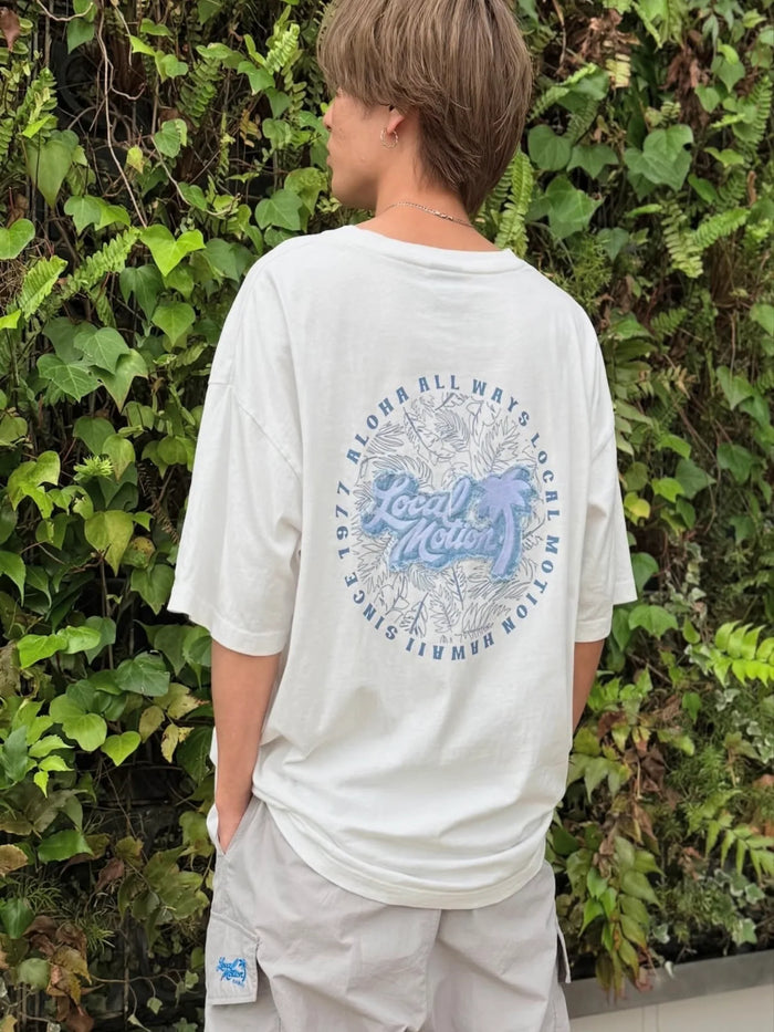 鮮やかなカラーリング
