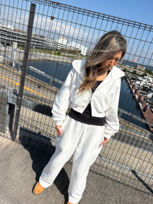 ALLWHITE