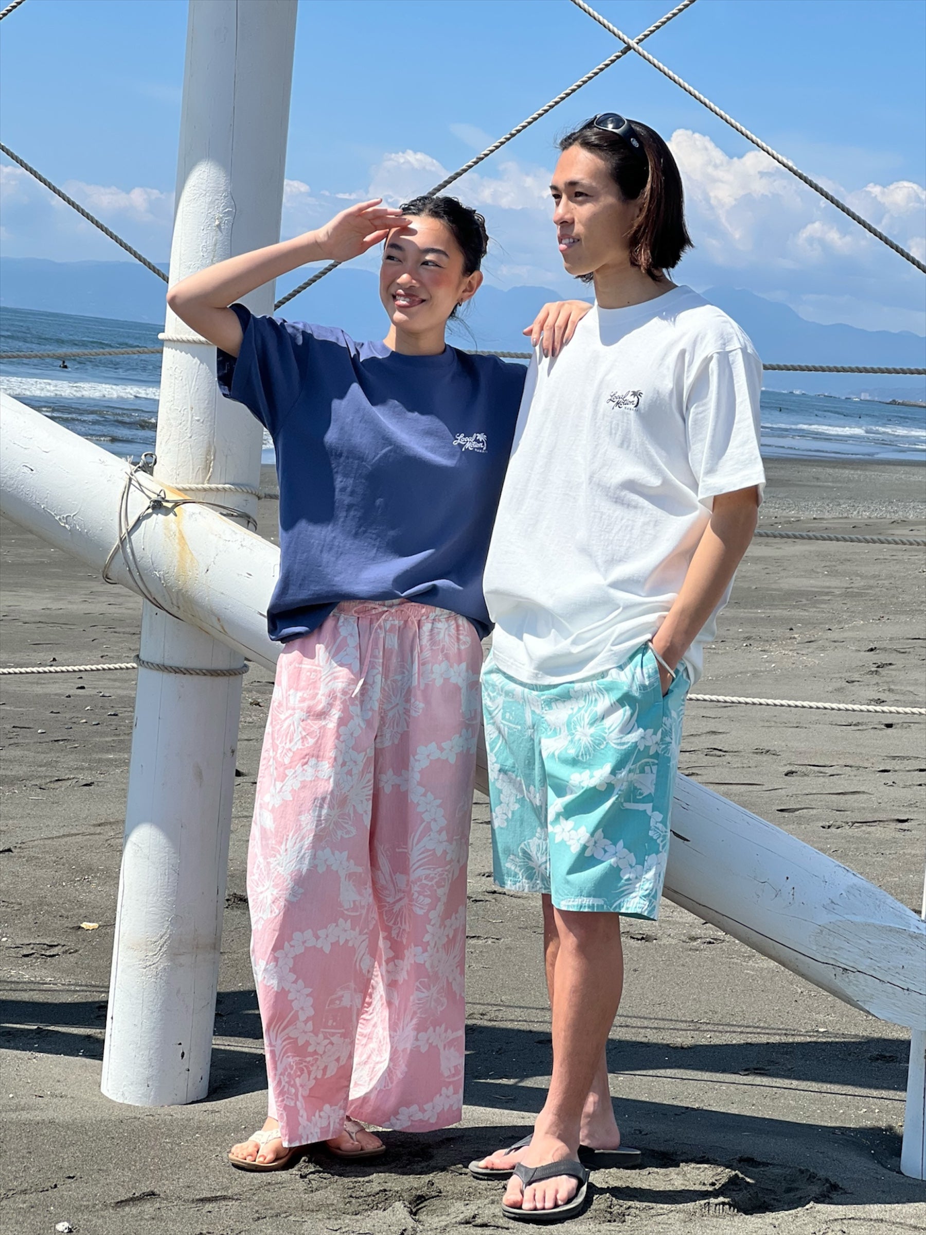 スティッチアーチプリントTシャツ - NVY