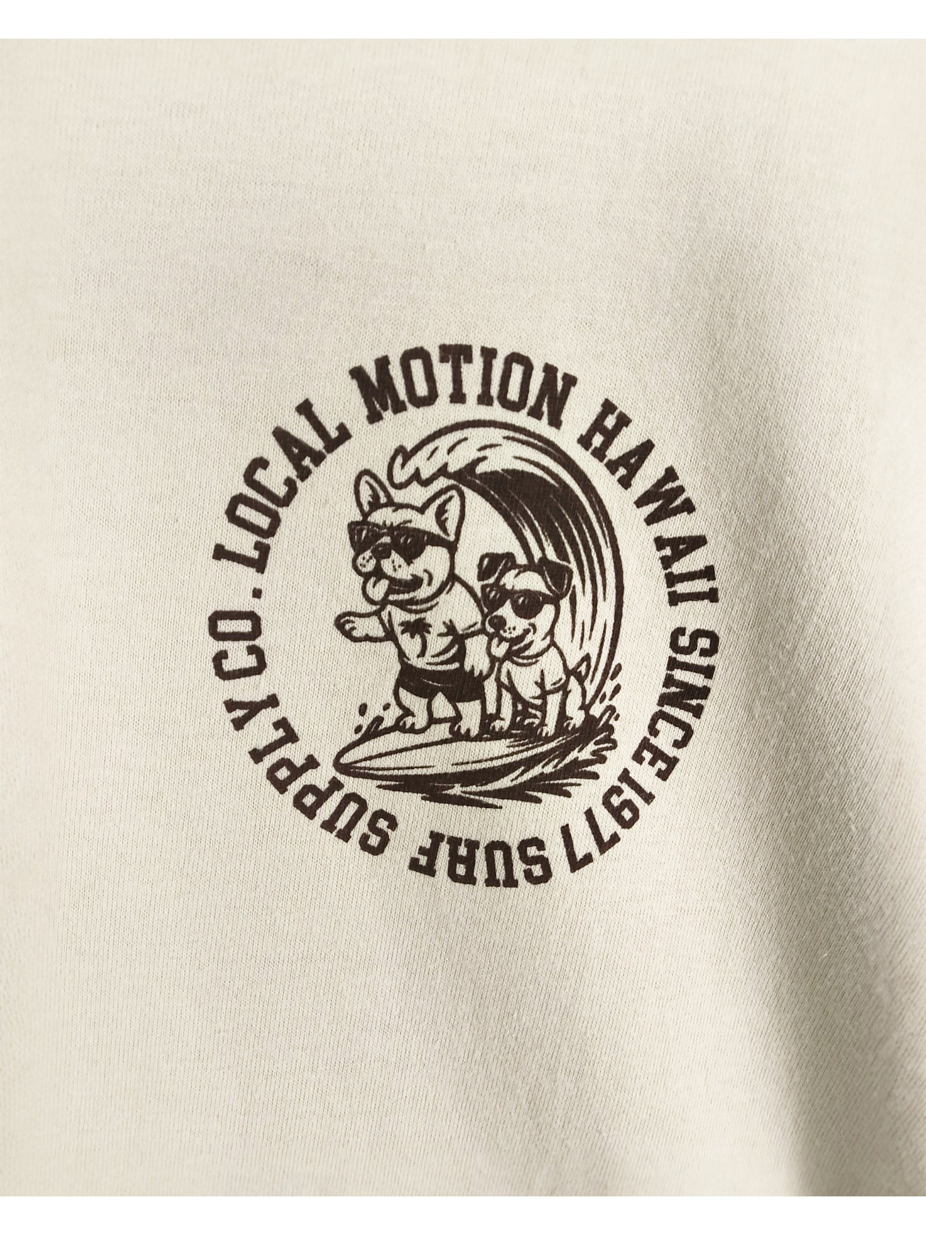 ローカル　カドゥ　ケモノ　スローテーパー タンデムサーフドッグTシャツ – ローカルモーション公式オンライン