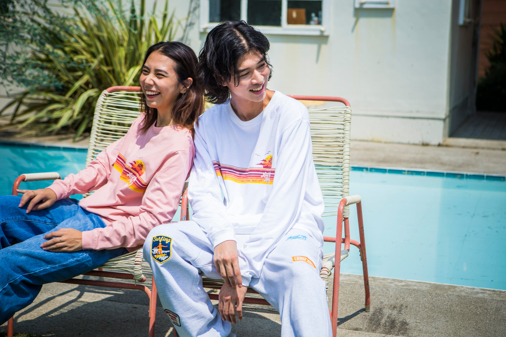 フロントラインプリント長袖Tシャツ