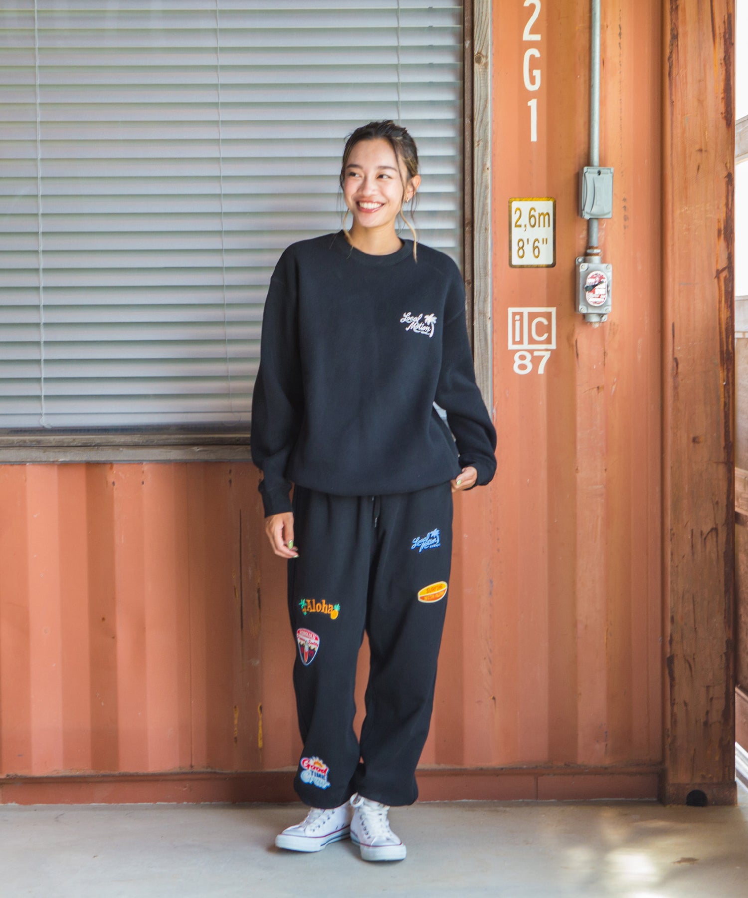 スティッチ刺繍スウェット - BLK – ローカルモーション公式オンライン