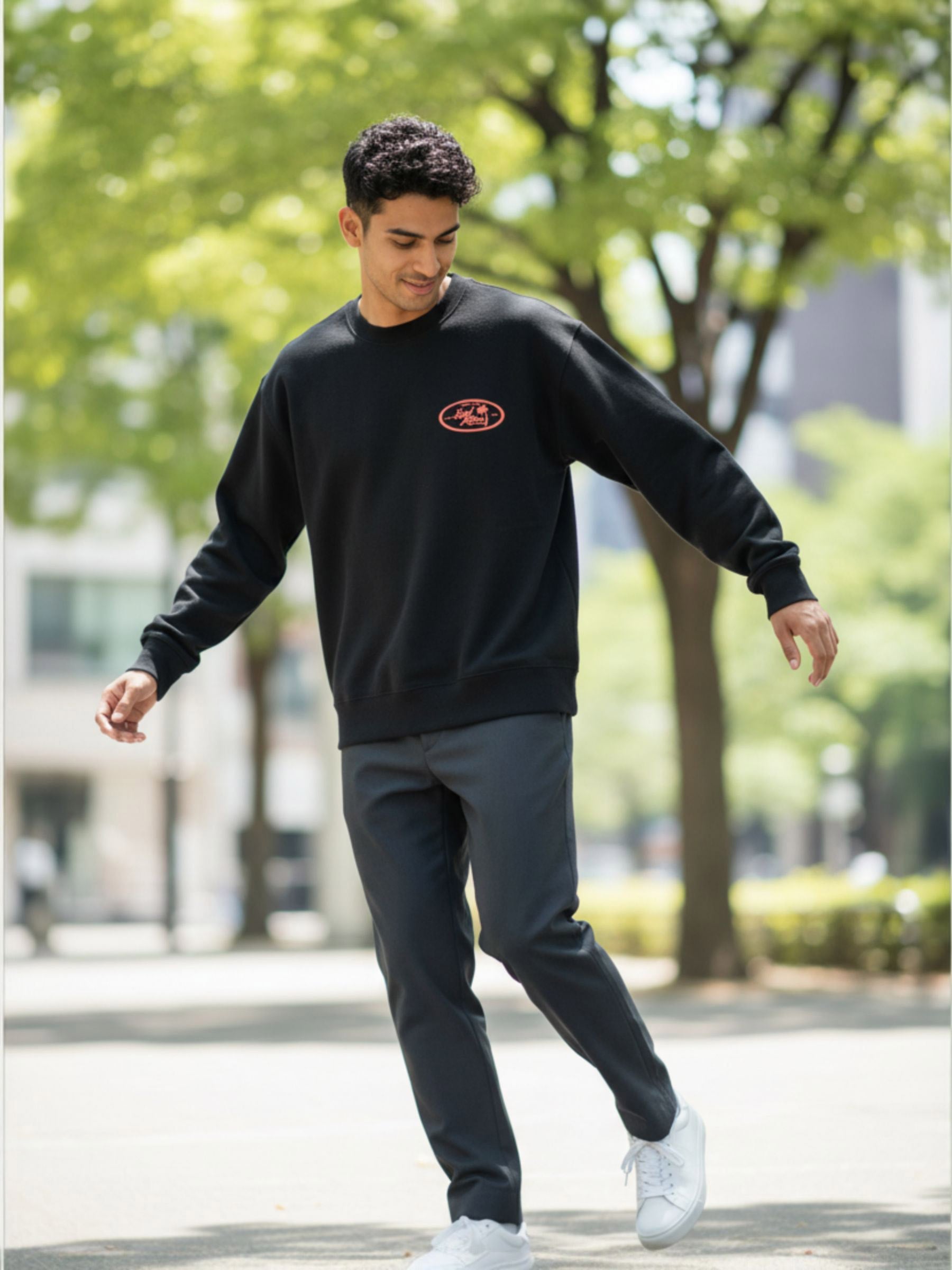 オーバル スウェット