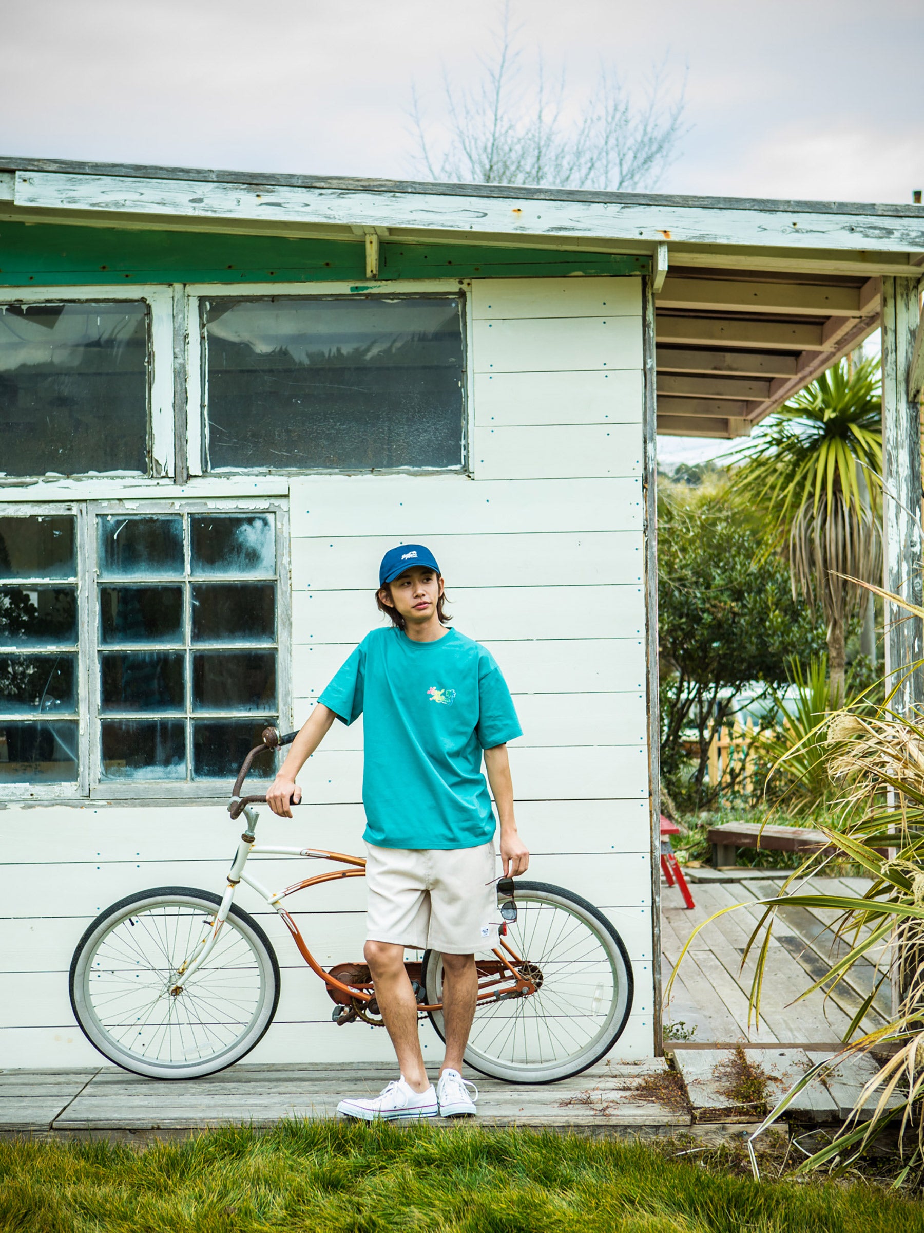 オリジナルロゴレインボープリントTシャツ - MNT