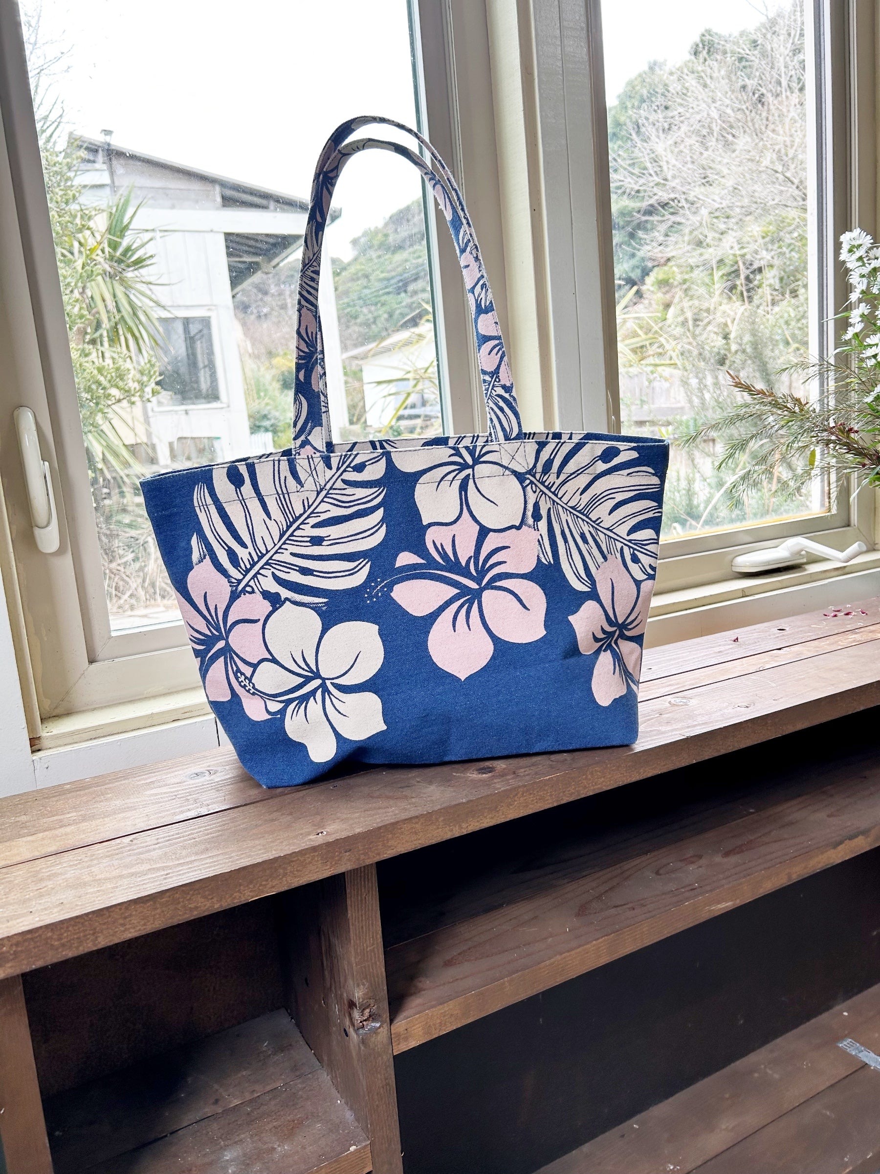 刺繍ALOHA トート - NVY – ローカルモーション公式オンラインストア