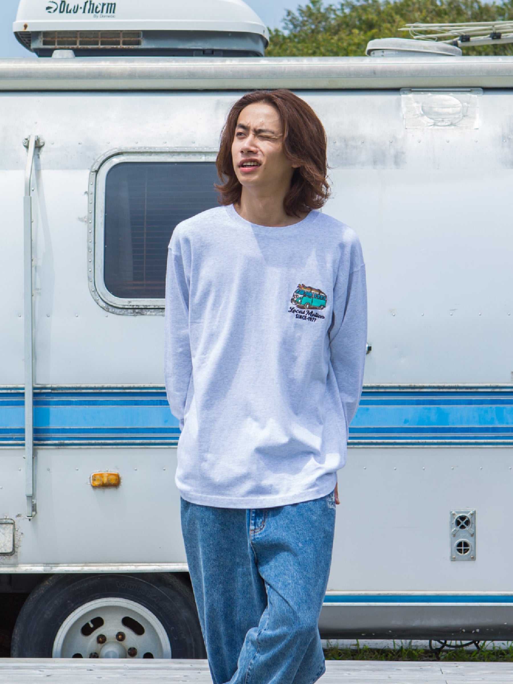バスサガラ刺繍ロングTシャツ - SIL