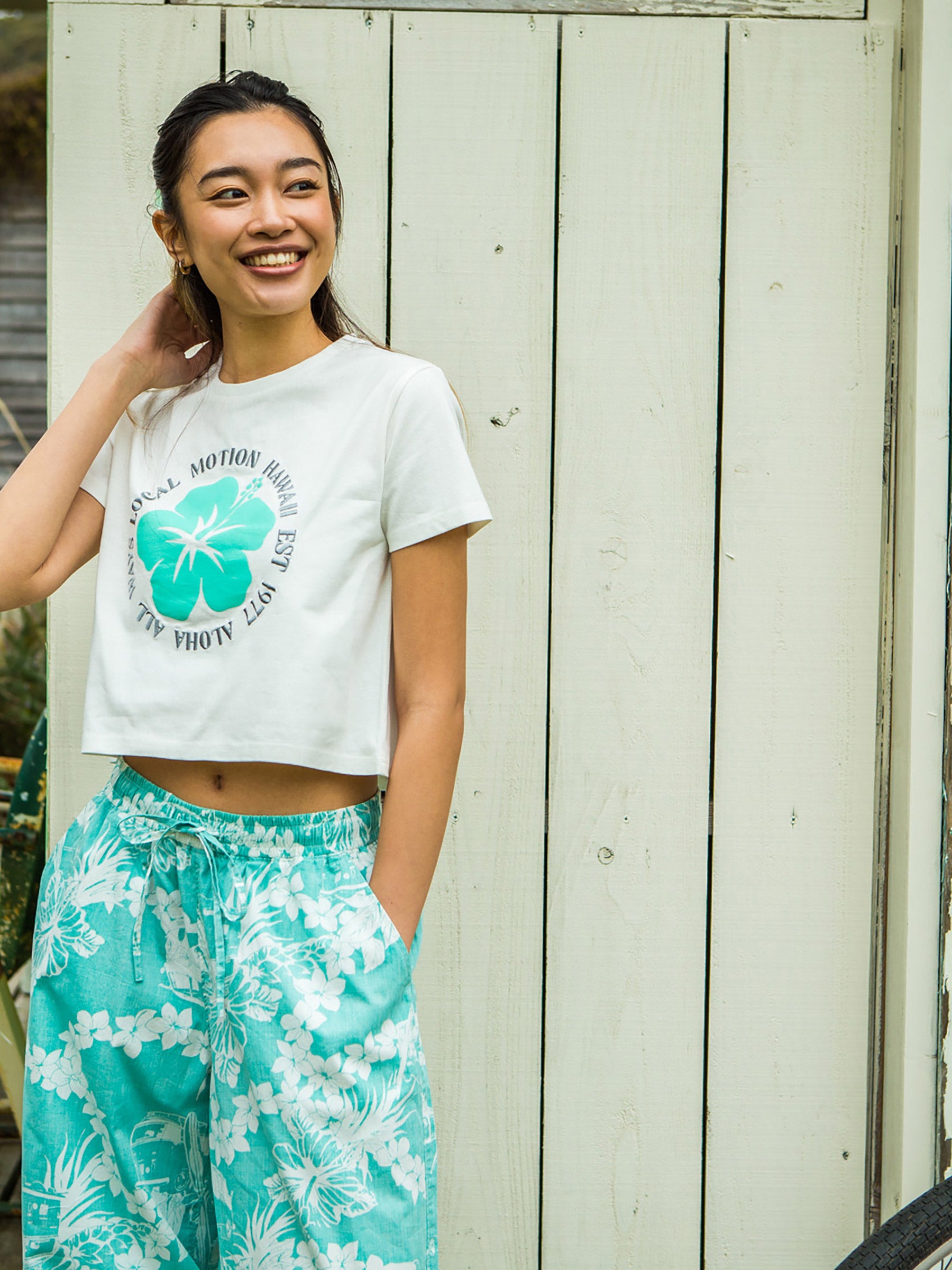 ハイビスカスサークルステッチTシャツ - WHT