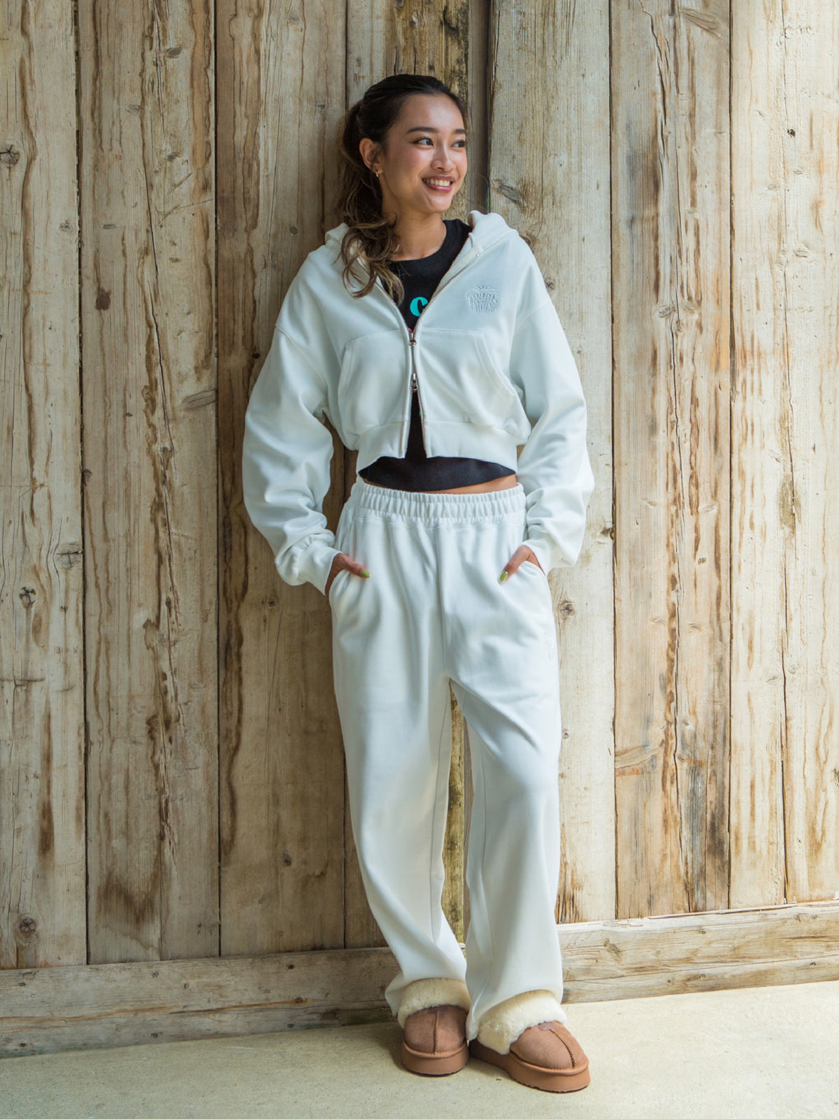 ステッチロゴクロップドジップフーディー - WHT