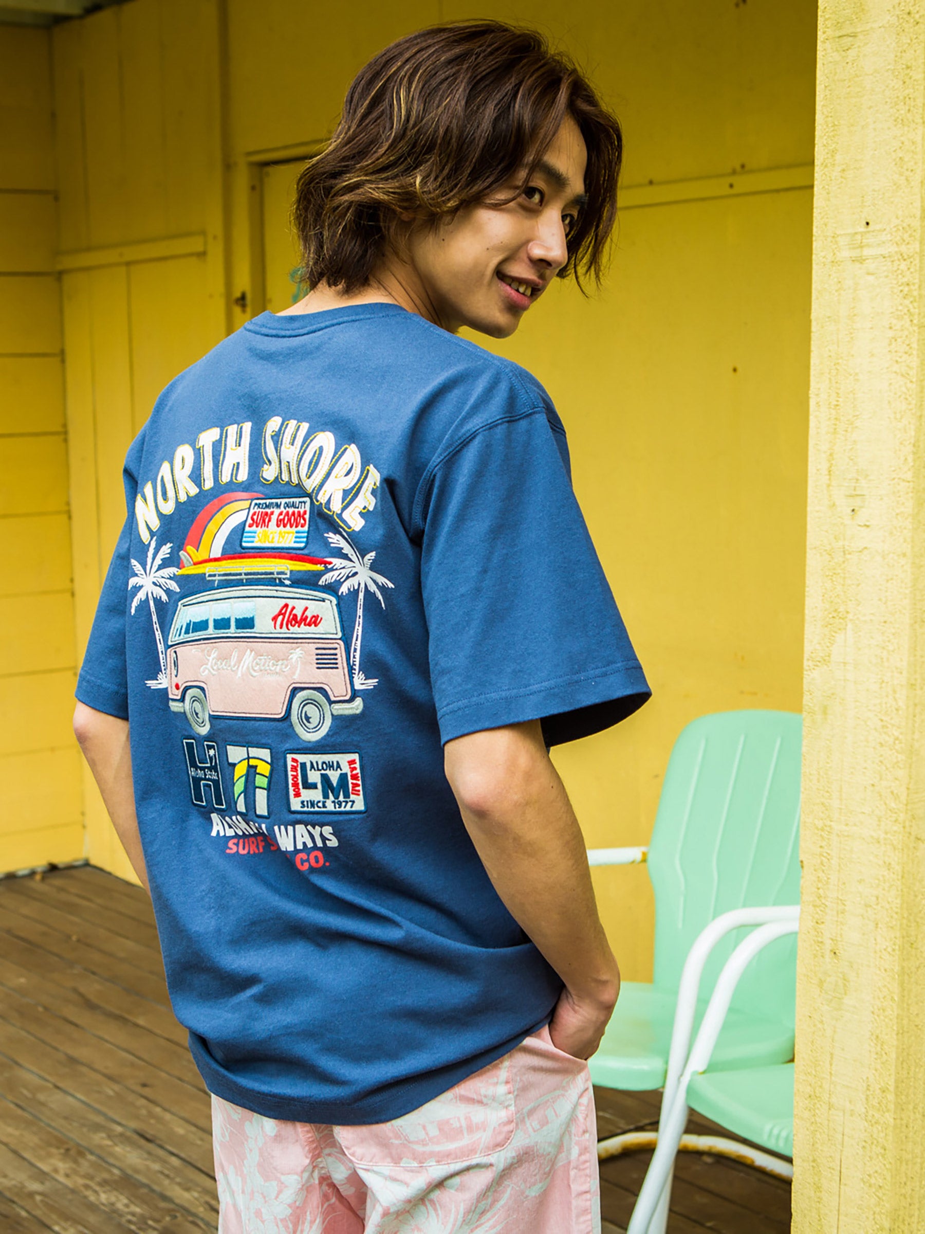 バス柄切リ貼リワッペンTシャツ