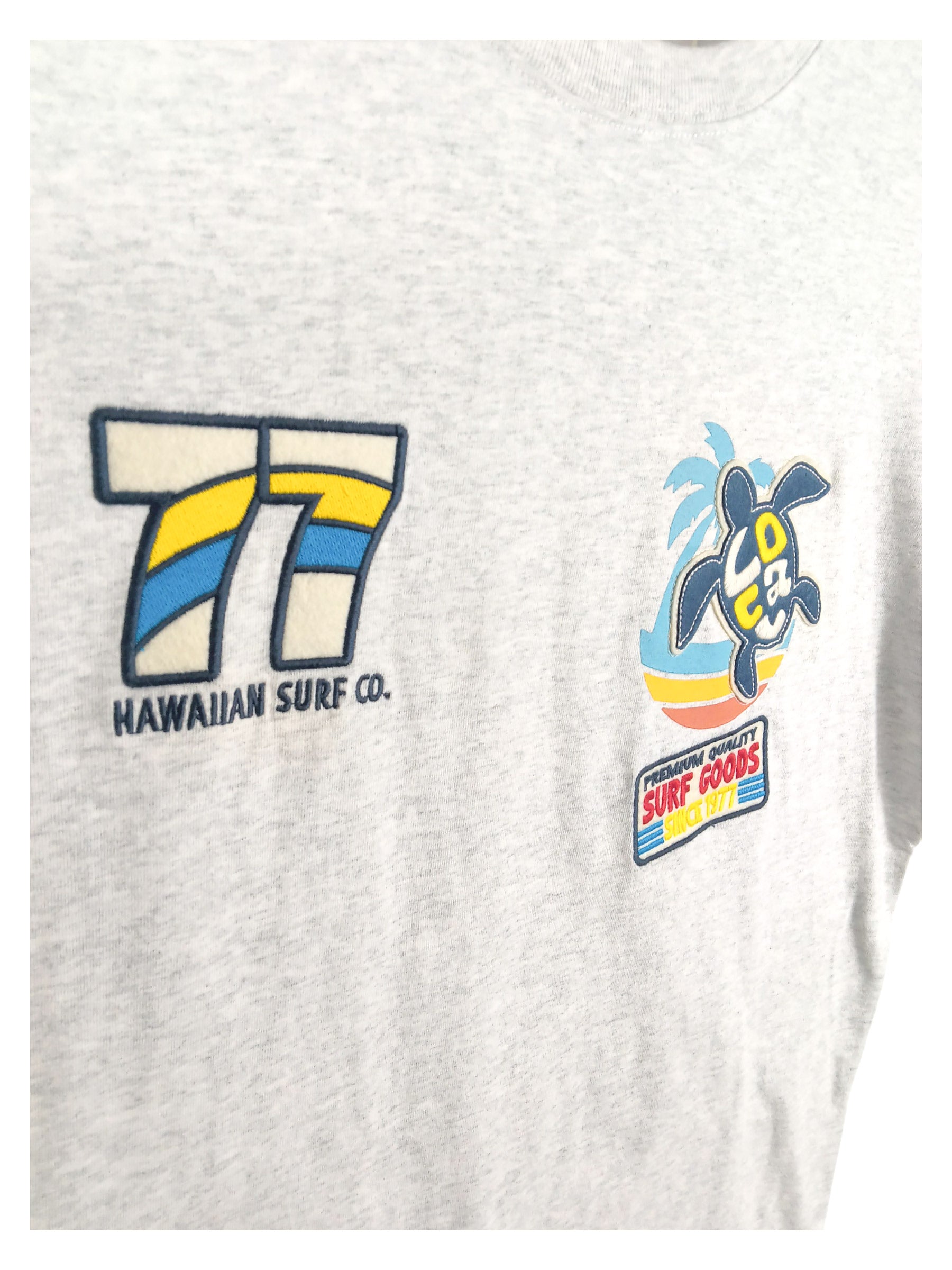 ホヌ柄切リ貼リワッペンTシャツ