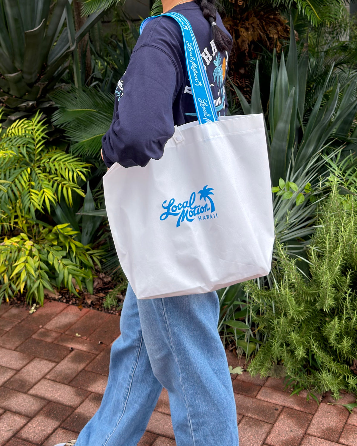 LEISURE TOTE BAG GIFT CAMPAIGN