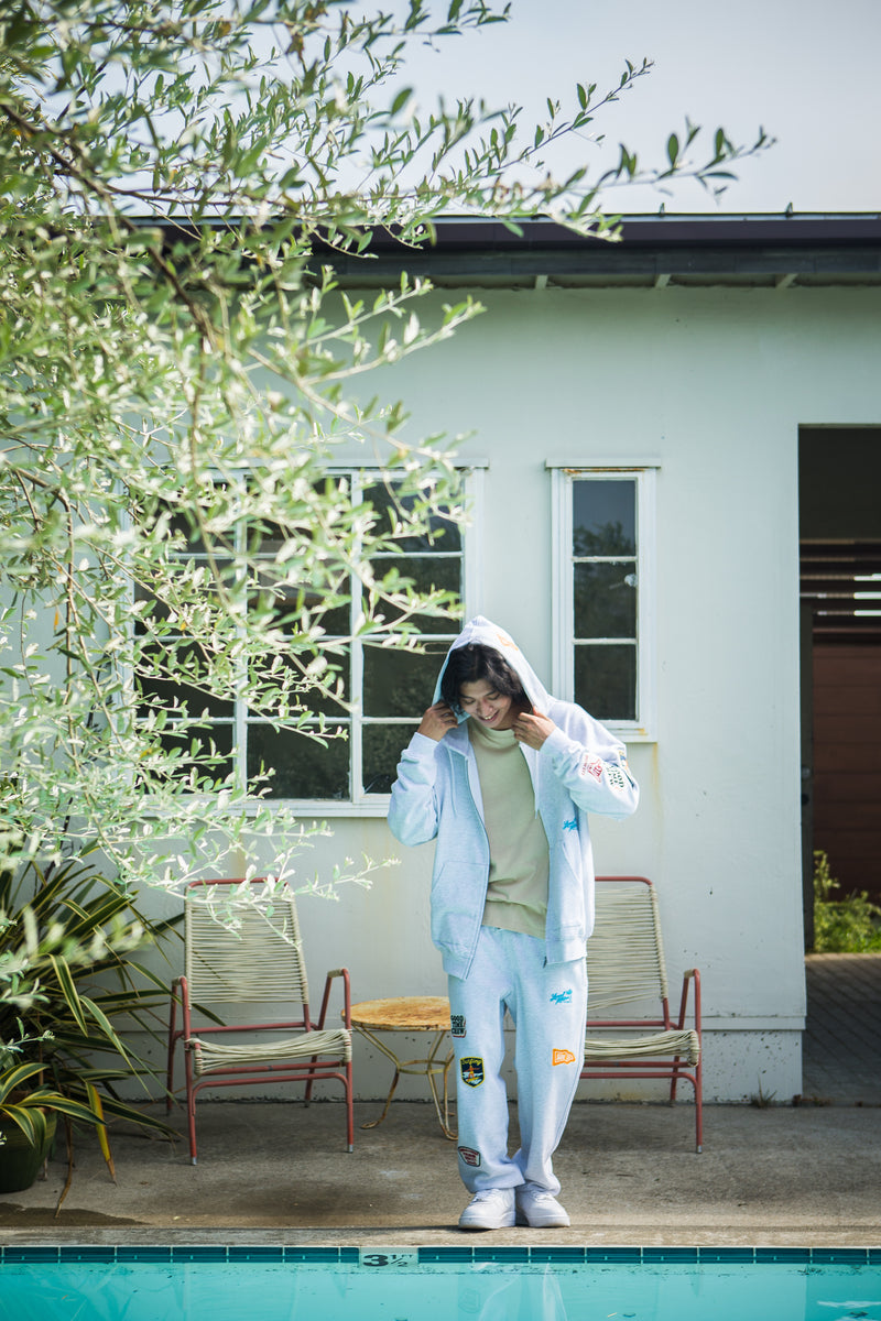 EMBLEM PATCH ZIP HOODIE