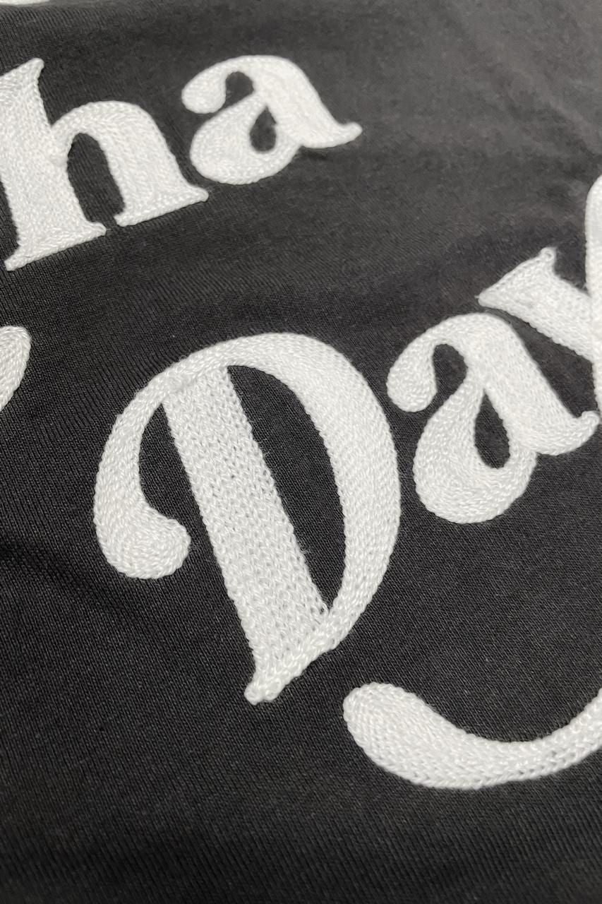 CHAIN EMB LONG TEE